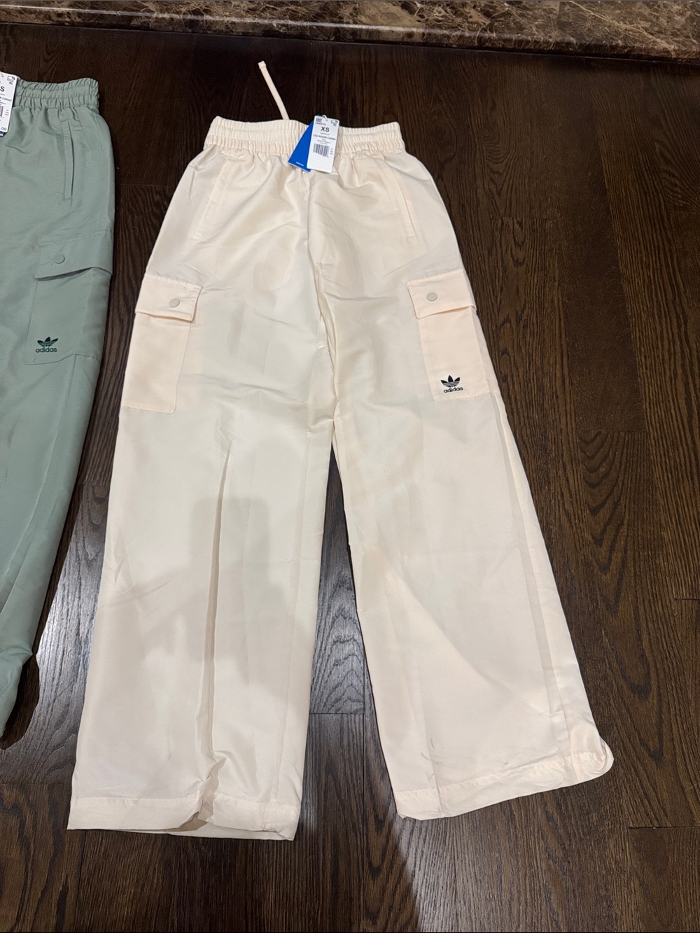 adidas Cream women’s  Wide-Leg Ess woven Cargo Sweatpants joggers